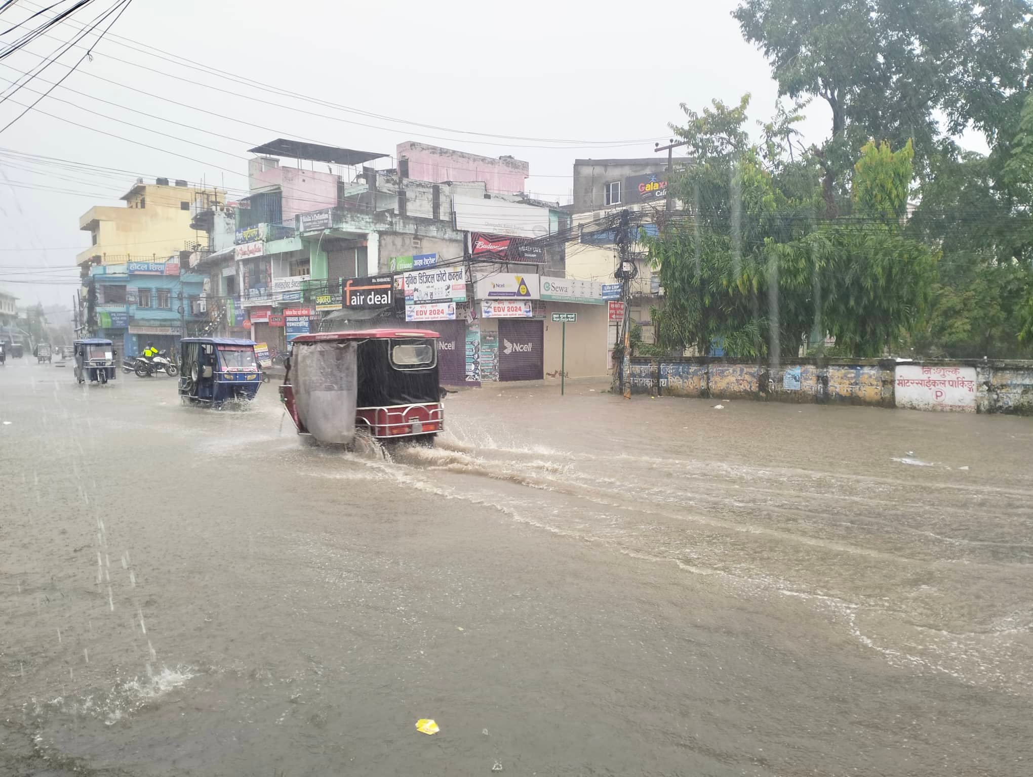 कैलालीमा भारी बर्षा, अधिकास स्थान जलमग्न